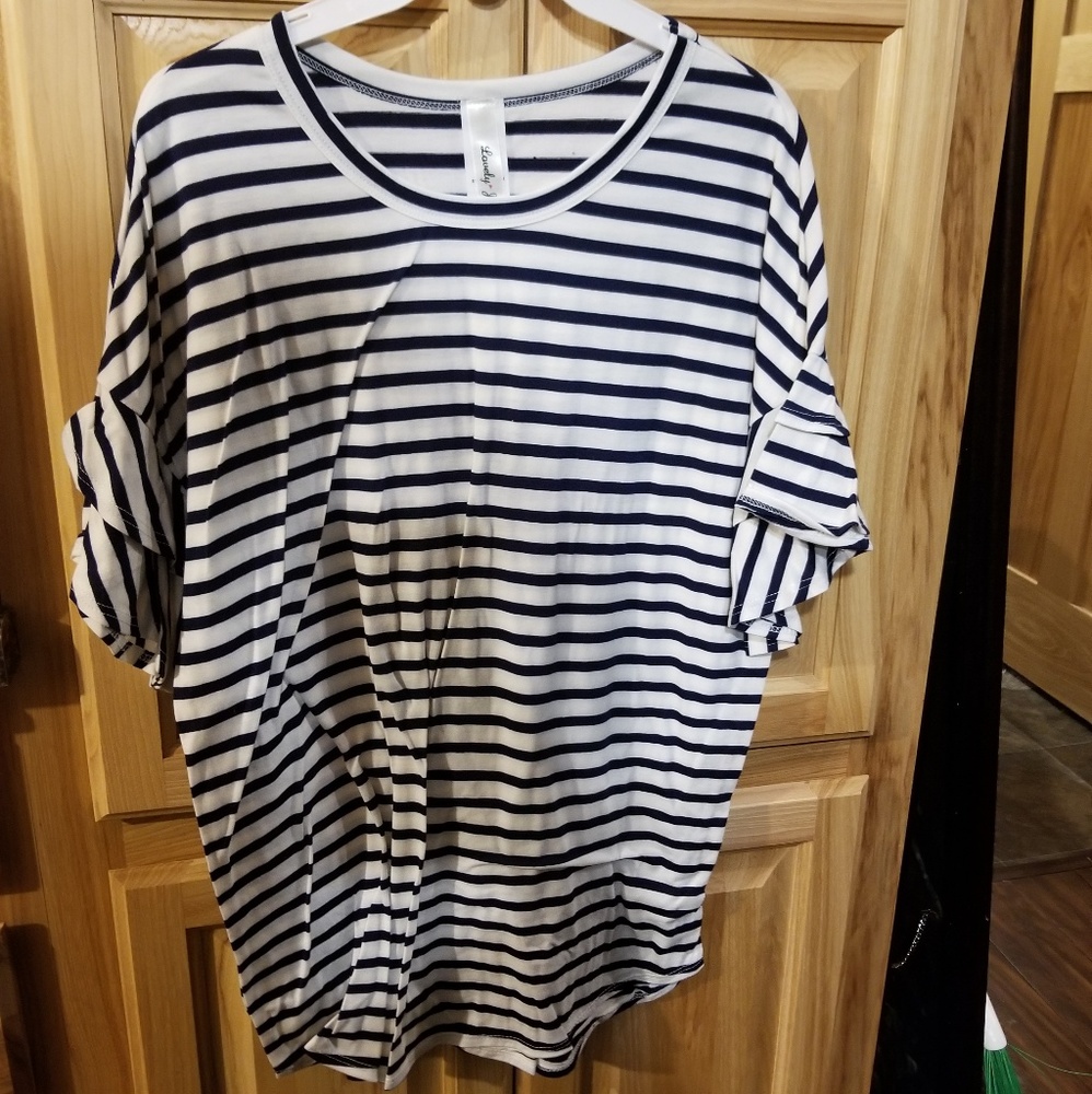 Lovely J Top